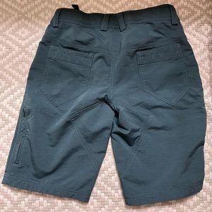 Dakine Bike Shorts. Size Small